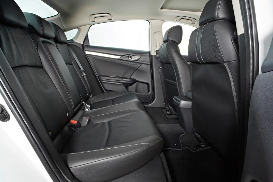  Honda Civic Sedan 2016 года  (AU) (фото 27 из 30)